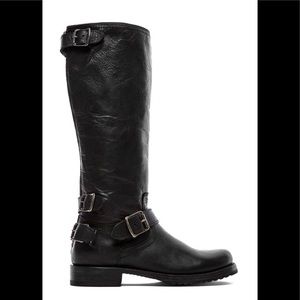 FRYE Veronica Back Zip Boot 6.5 - Like New!